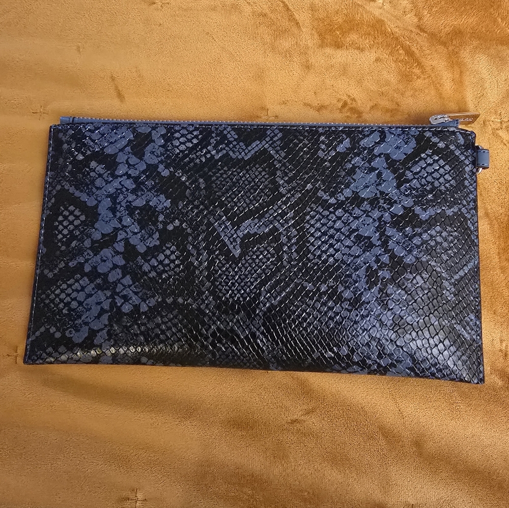 NWOT Michael Kors Wristlet - Picture 3 of 4
